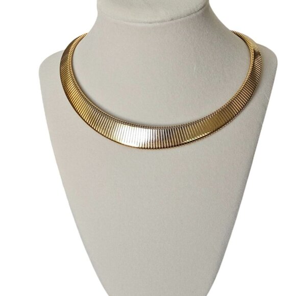 Gold-Tone Metal Ribbed Collar Necklace With Box Clasp 17" Statement - Picture 1 of 4